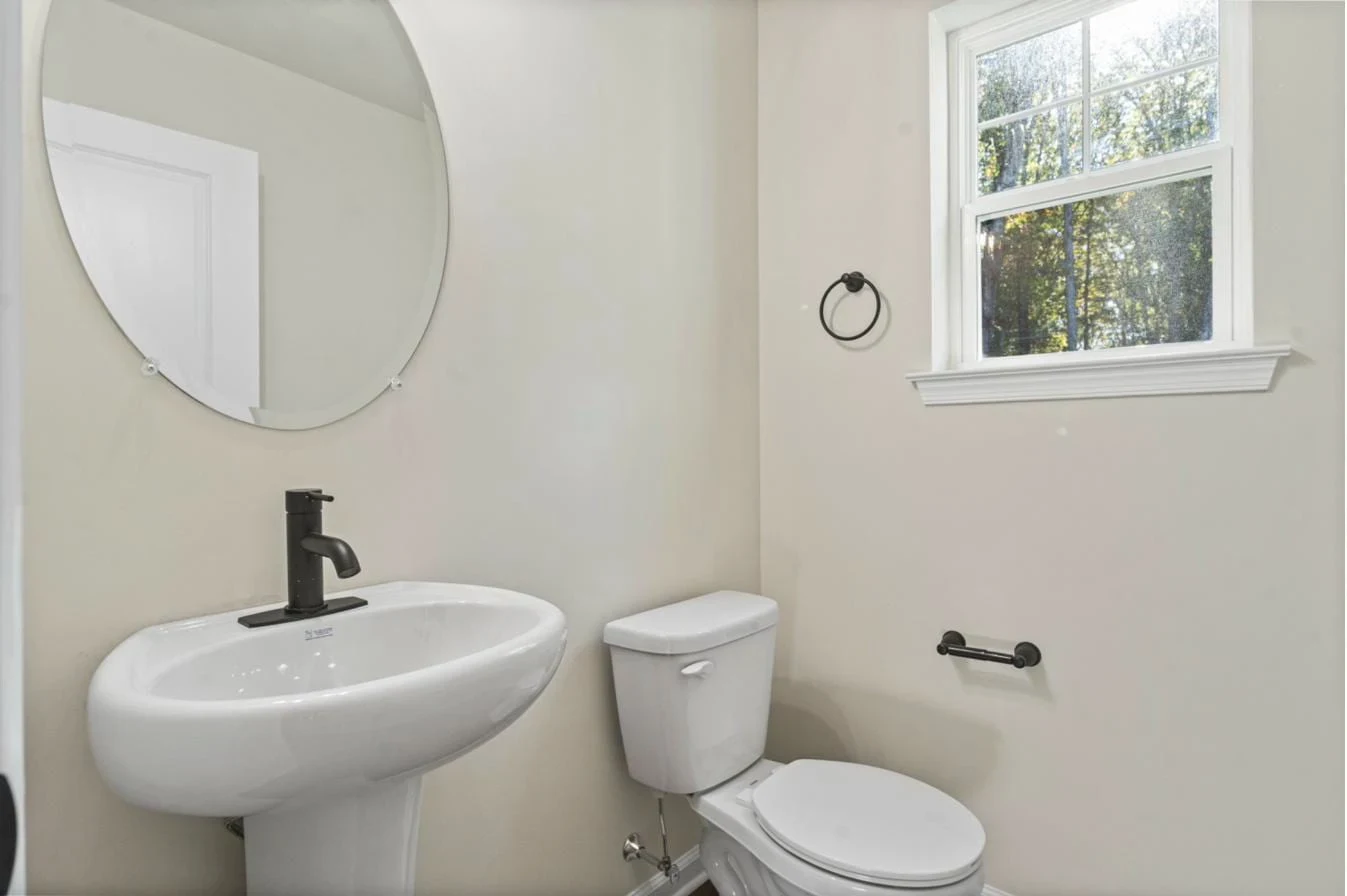 Isabella 1-Car half bath